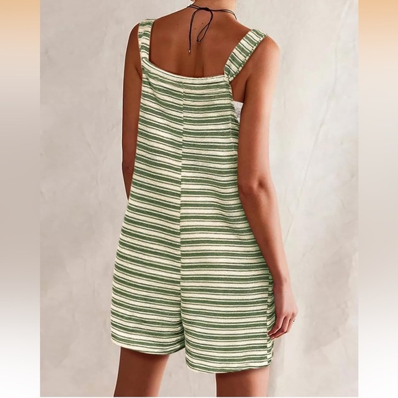 Green and White Striped Sleeveless Top - Picture 2 of 5